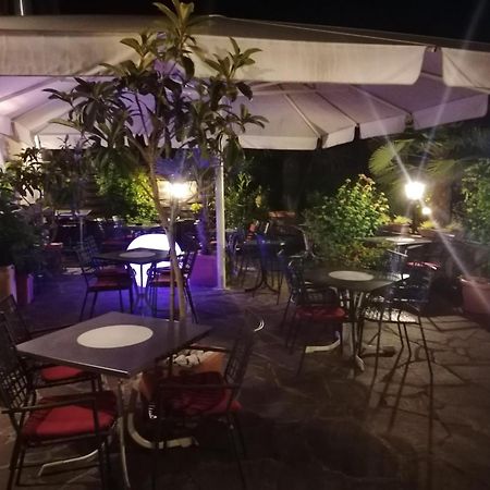 Garni Brunnenhof Hotel Caldaro Exterior foto